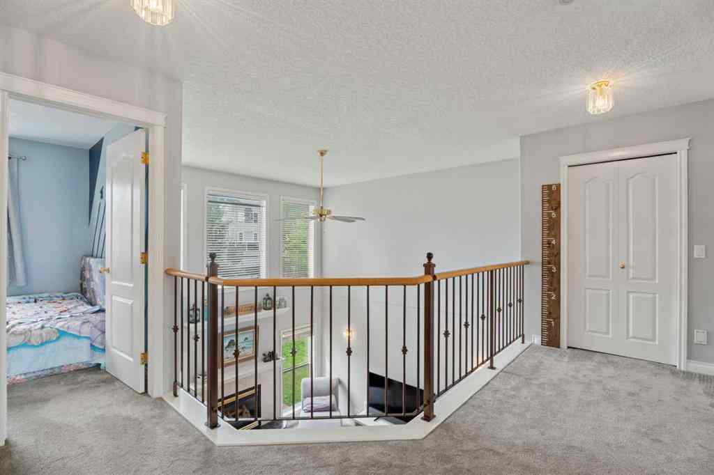 MLS® A2242970 - 857 West Chesteremere Drive  in Chesterview Estates Chestermere, Residential