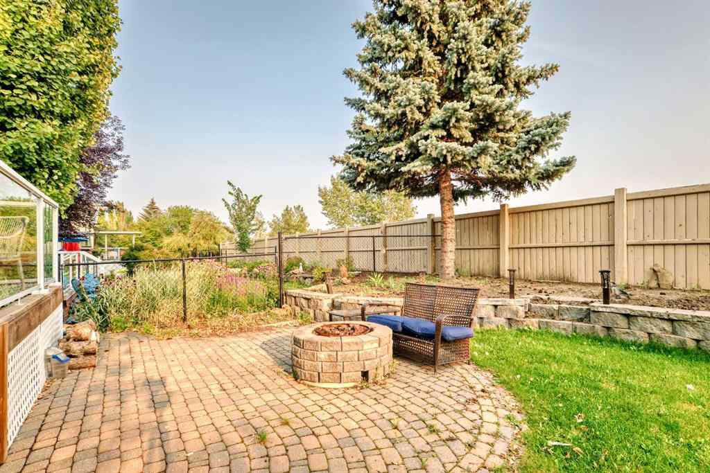 MLS® A2242987 - 82 Mt Gibraltar Heights SE in McKenzie Lake Calgary, Residential