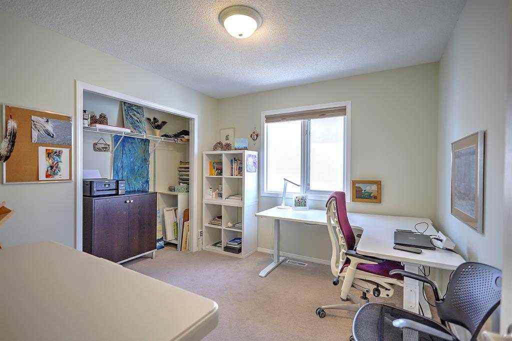 MLS® A2242987 - 82 Mt Gibraltar Heights SE in McKenzie Lake Calgary, Residential