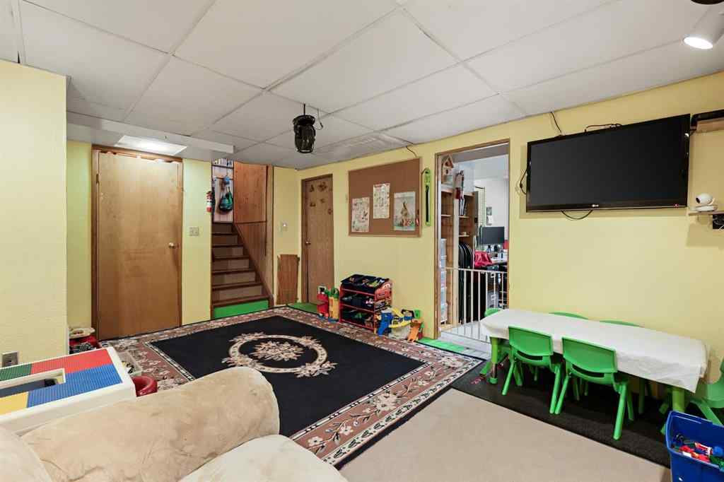 MLS® A2243007 - 191 Castlebrook Road NE in Castleridge Calgary, Residential