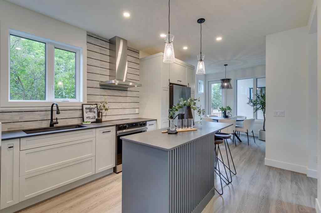 MLS® A2243010 - 7722 47 Avenue NW in Bowness Calgary, Residential