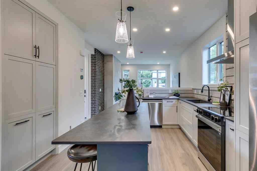 MLS® A2243010 - 7722 47 Avenue NW in Bowness Calgary, Residential