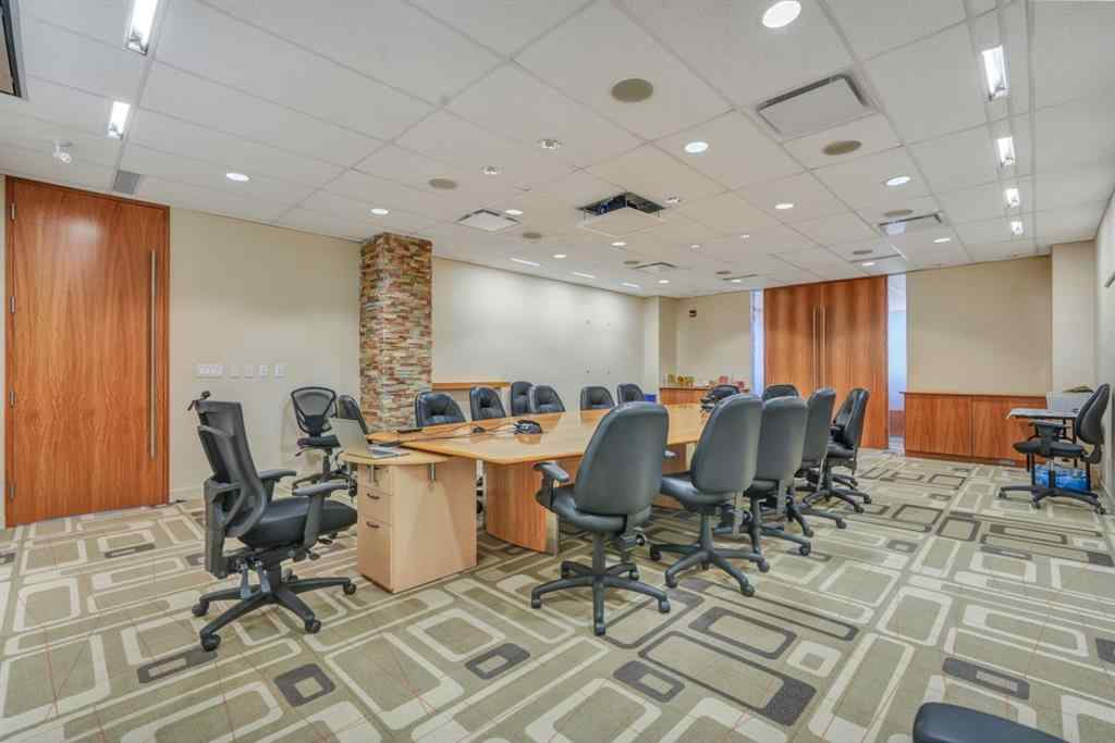MLS® A2243025 - 2711 39 Avenue NE in Horizon Calgary, Commercial