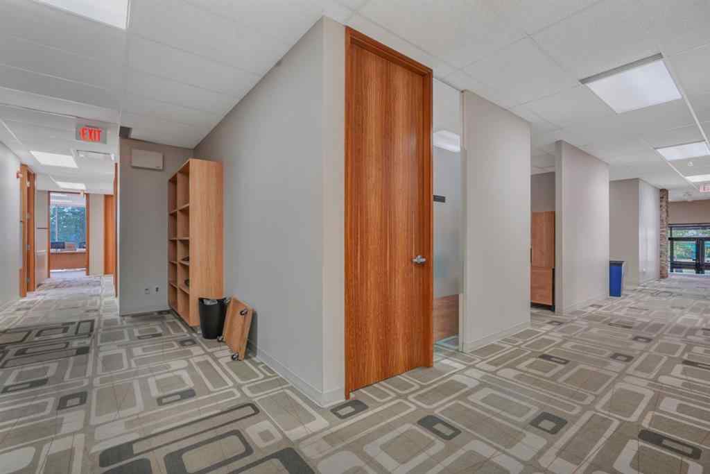 MLS® A2243025 - 2711 39 Avenue NE in Horizon Calgary, Commercial