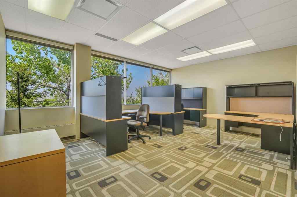 MLS® A2243025 - 2711 39 Avenue NE in Horizon Calgary, Commercial