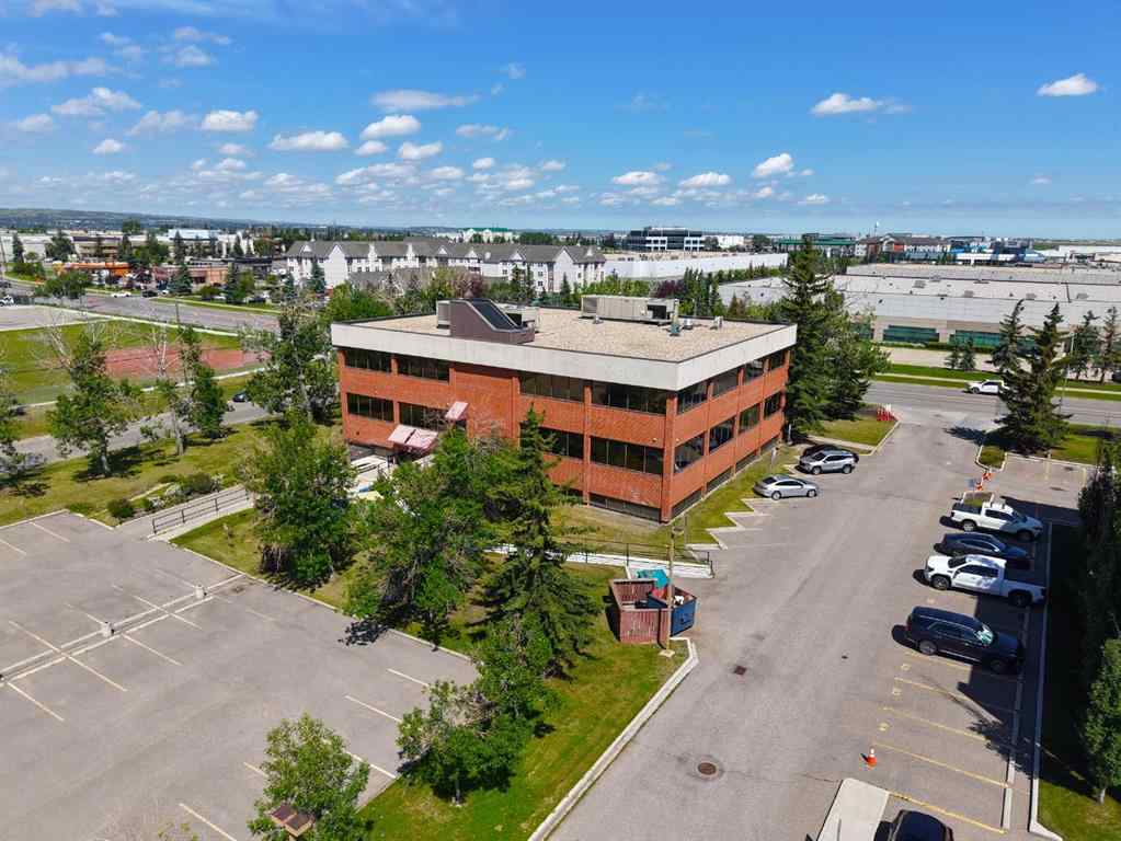 MLS® A2243025 - 2711 39 Avenue NE in Horizon Calgary, Commercial