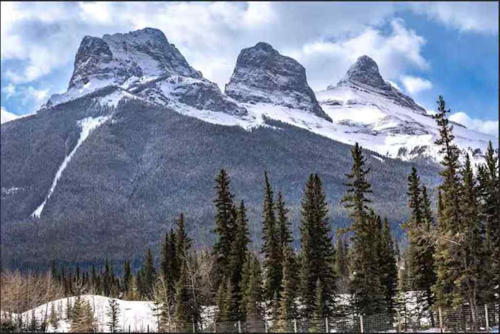 MLS® A2243031 - Unit #113 1106 Bow Valley Trail  in Bow Valley Trail Canmore, Residential