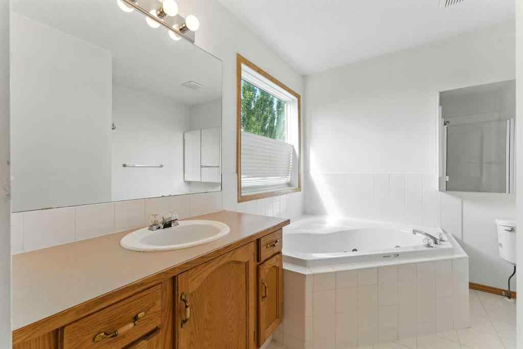 MLS® A2243052 - 34 Tuscarora Way NW in Tuscany Calgary, Residential