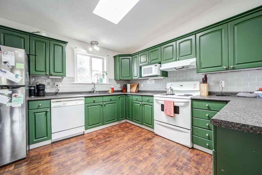 MLS® A2243063 - 764 Hyde Street  in NONE Pincher Creek, Residential