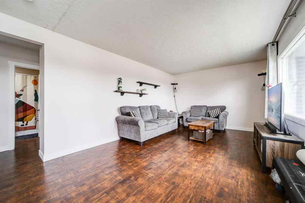MLS® A2243063 - 764 Hyde Street  in NONE Pincher Creek, Residential