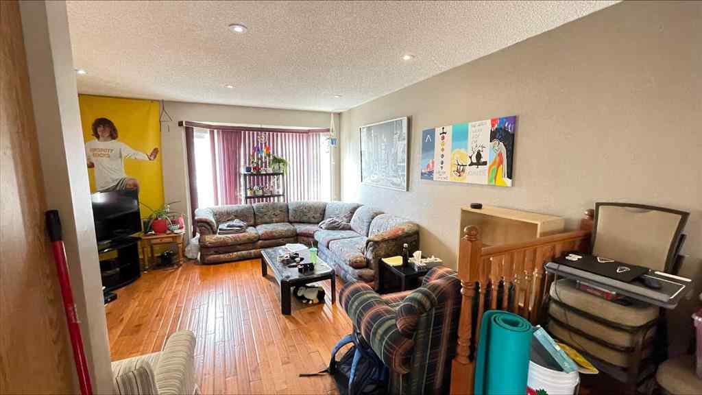 MLS® A2243090 - 194 Pensacola Court W in Varsity Village Lethbridge, Residential