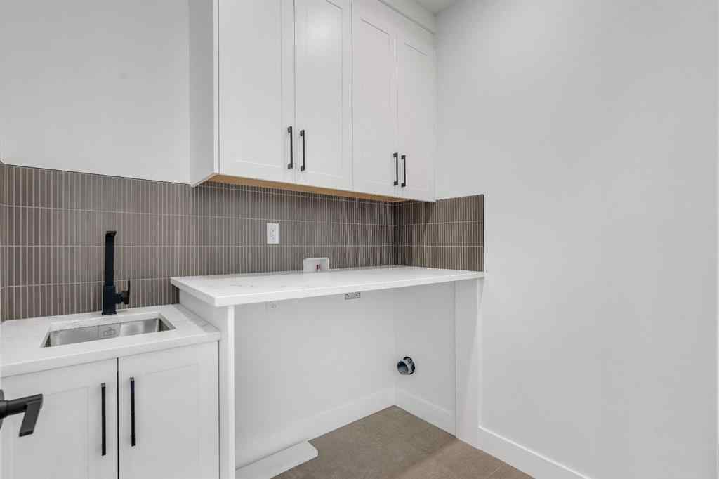 MLS® A2243124 - 2610 6 Avenue NW in West Hillhurst Calgary, Residential