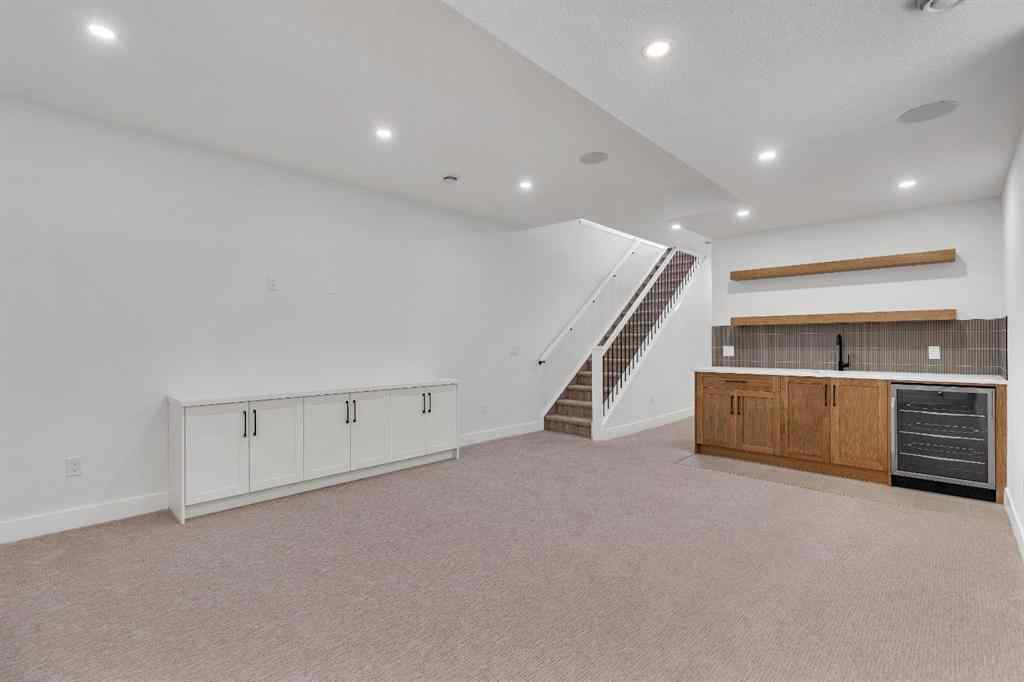 MLS® A2243124 - 2610 6 Avenue NW in West Hillhurst Calgary, Residential
