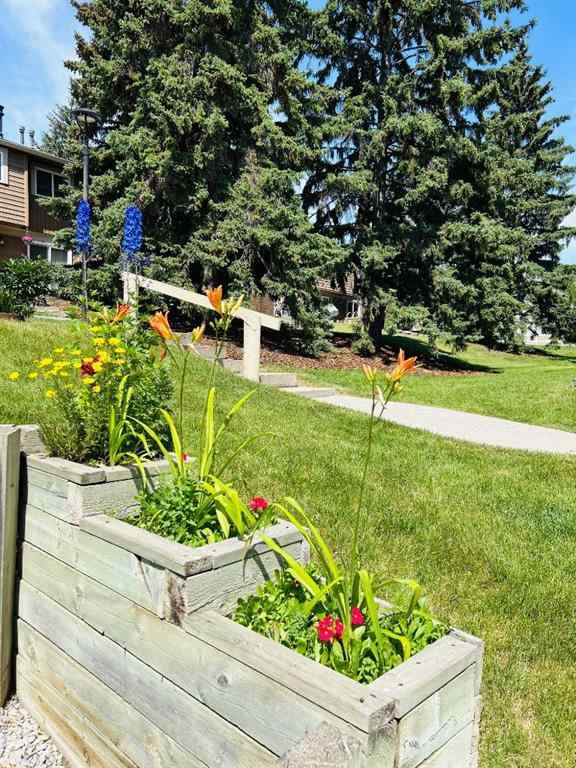 MLS® A2243125 - Unit #71 4940 39 Avenue SW in Glenbrook Calgary, Residential