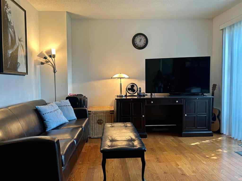 MLS® A2243125 - Unit #71 4940 39 Avenue SW in Glenbrook Calgary, Residential