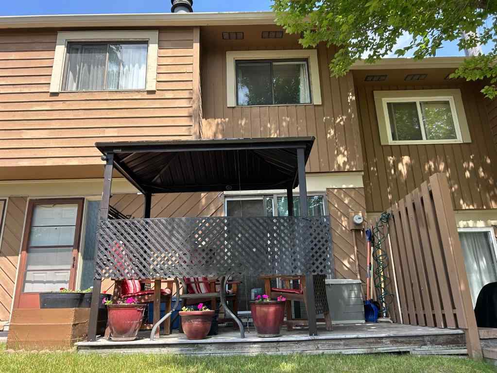 MLS® A2243125 - Unit #71 4940 39 Avenue SW in Glenbrook Calgary, Residential