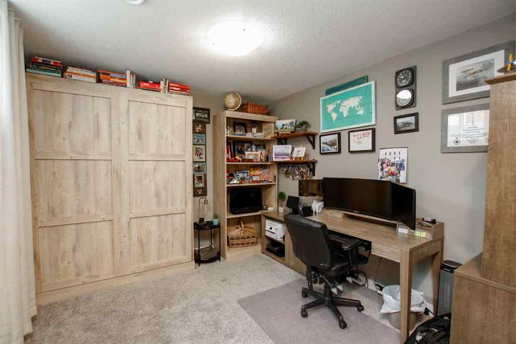 MLS® A2243126 - 2 Cross Street  in Trinity Crossing Lacombe, Residential