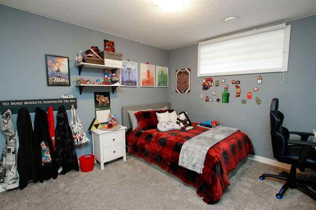 MLS® A2243126 - 2 Cross Street  in Trinity Crossing Lacombe, Residential