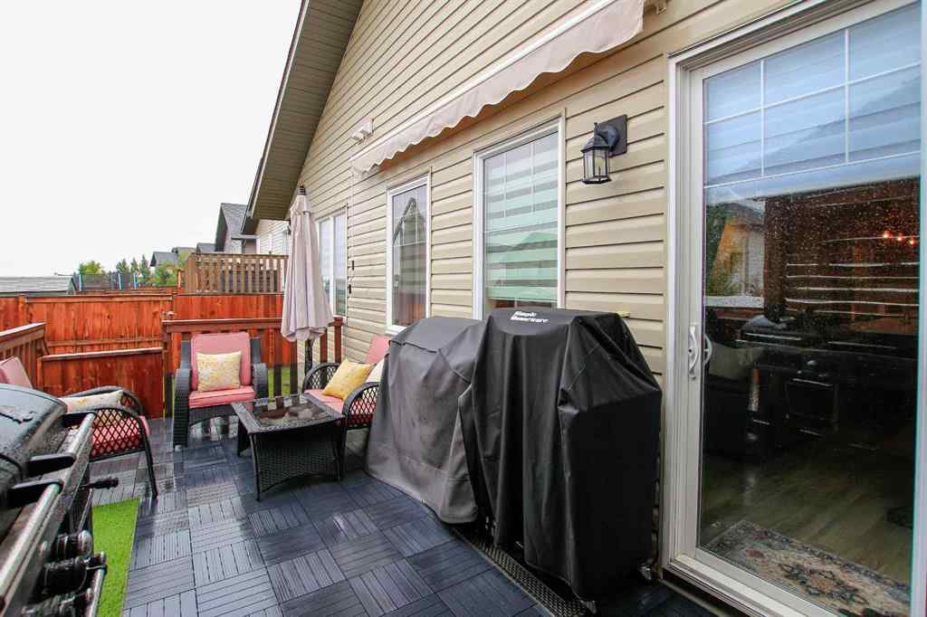 MLS® A2243126 - 2 Cross Street  in Trinity Crossing Lacombe, Residential