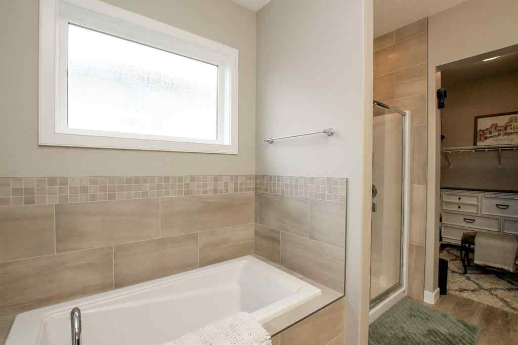 MLS® A2243126 - 2 Cross Street  in Trinity Crossing Lacombe, Residential