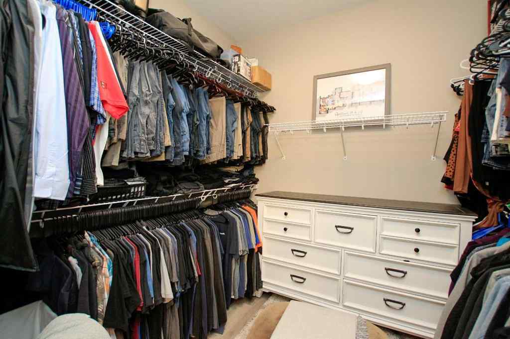 MLS® A2243126 - 2 Cross Street  in Trinity Crossing Lacombe, Residential