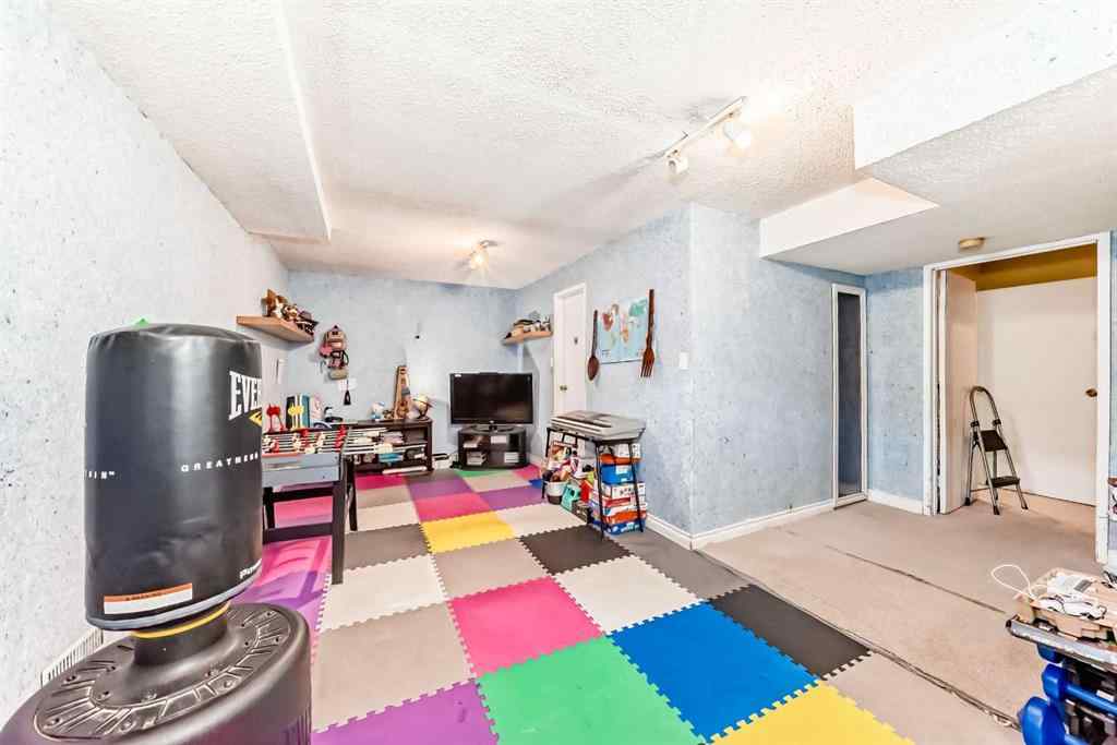 MLS® A2243128 - 4821 60 Street NE in Temple Calgary, Residential