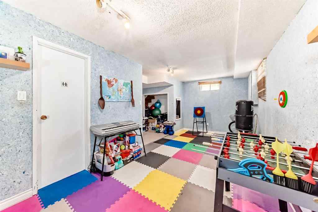 MLS® A2243128 - 4821 60 Street NE in Temple Calgary, Residential