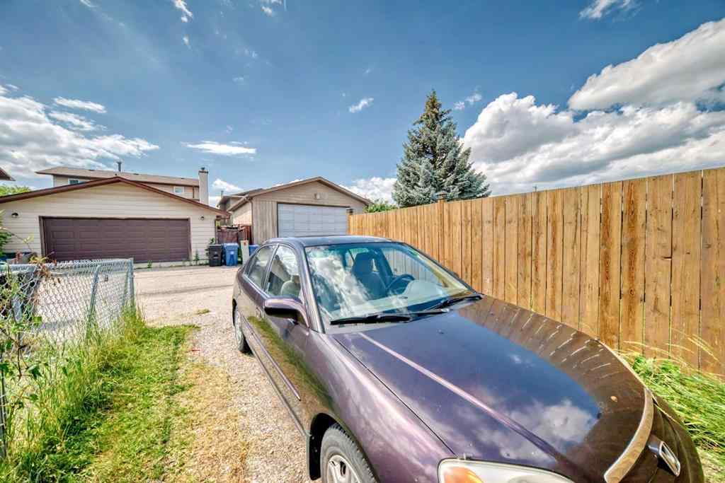 MLS® A2243128 - 4821 60 Street NE in Temple Calgary, Residential