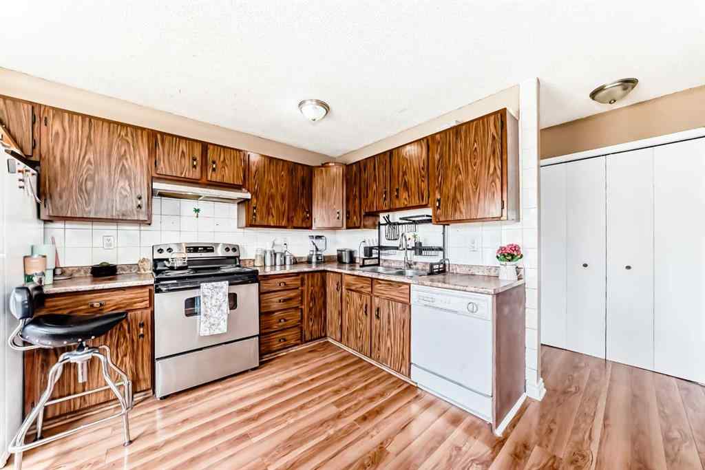 MLS® A2243128 - 4821 60 Street NE in Temple Calgary, Residential