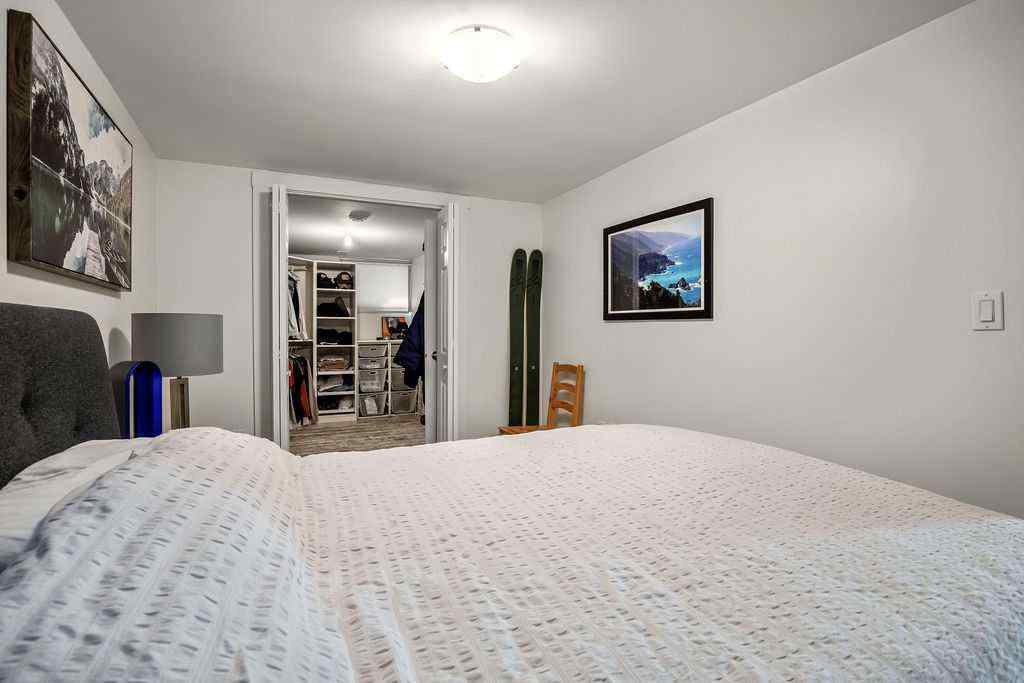 MLS® A2243145 - 453 22 Avenue NW in Mount Pleasant Calgary, Residential