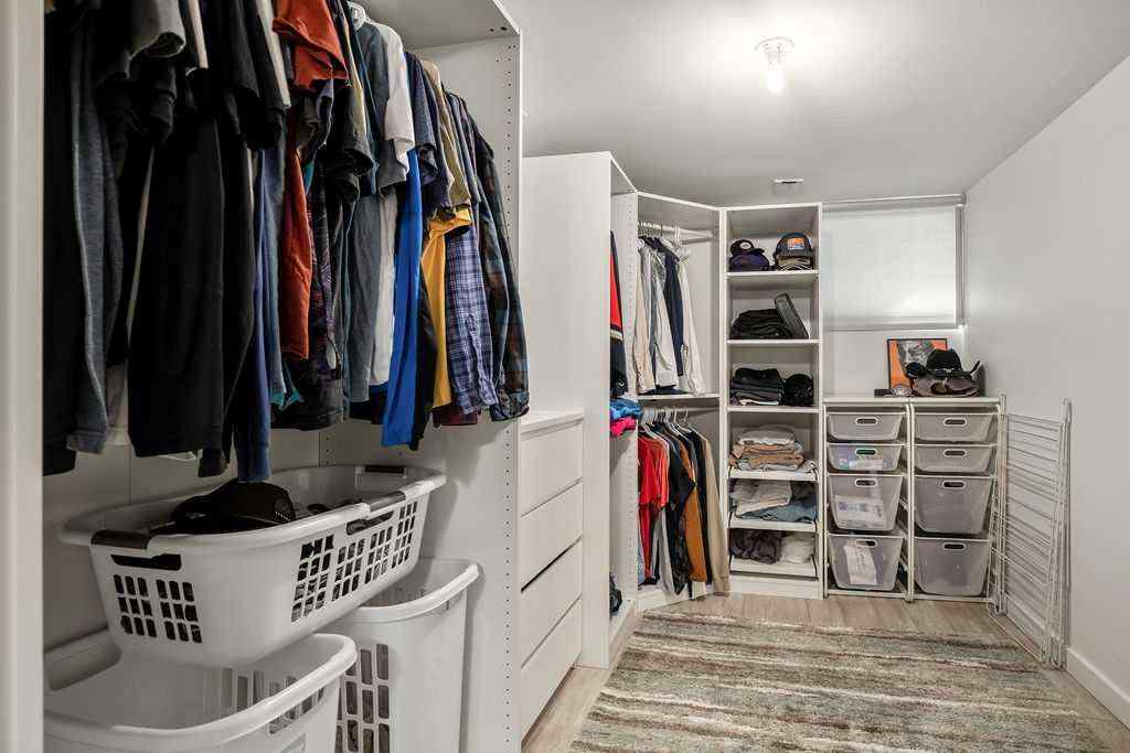 MLS® A2243145 - 453 22 Avenue NW in Mount Pleasant Calgary, Residential