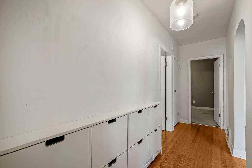 MLS® A2243145 - 453 22 Avenue NW in Mount Pleasant Calgary, Residential