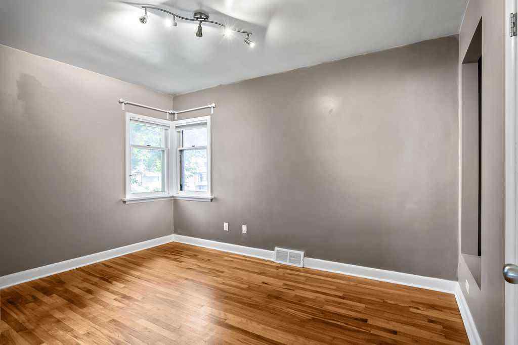 MLS® A2243145 - 453 22 Avenue NW in Mount Pleasant Calgary, Residential