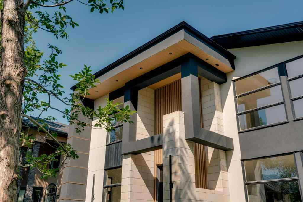 MLS® A2243157 - 2416 4 Avenue NW in West Hillhurst Calgary, Residential