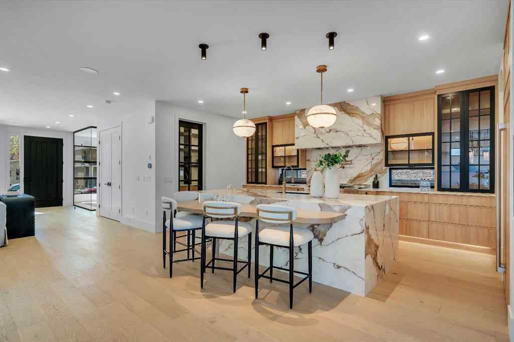 MLS® A2243157 - 2416 4 Avenue NW in West Hillhurst Calgary, Residential