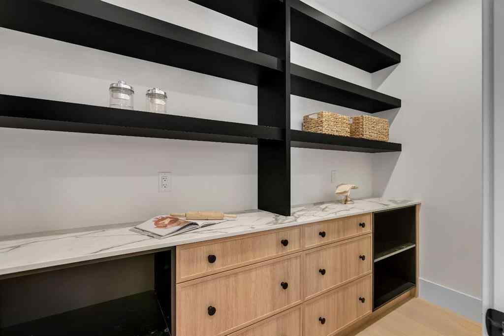 MLS® A2243157 - 2416 4 Avenue NW in West Hillhurst Calgary, Residential