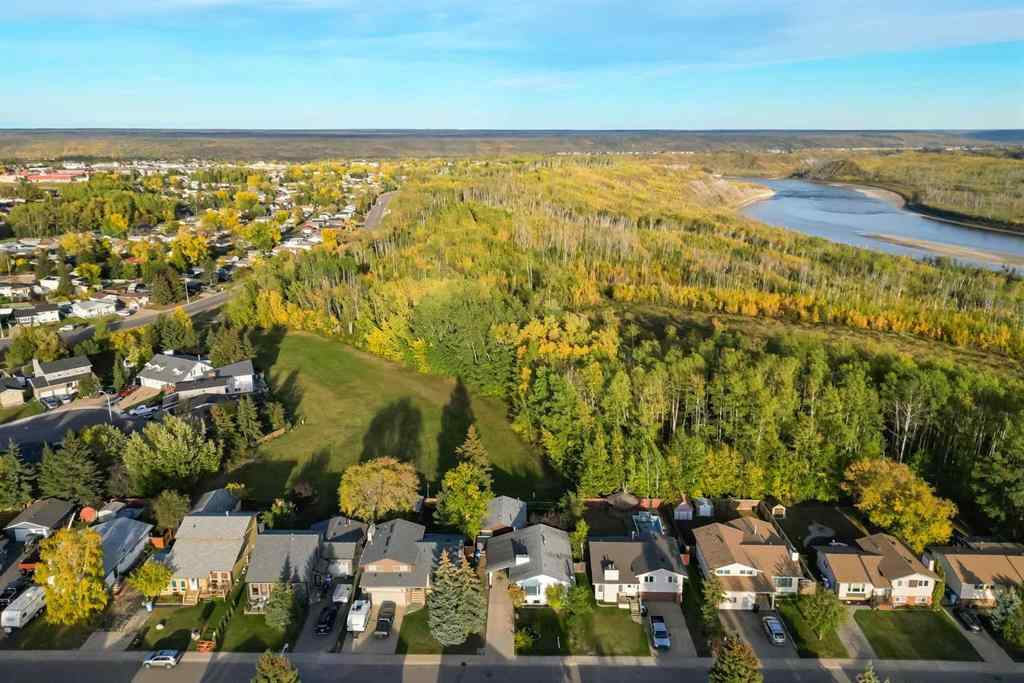 MLS® A2243172 - 128 Ermine Crescent  in Thickwood Fort McMurray, Residential