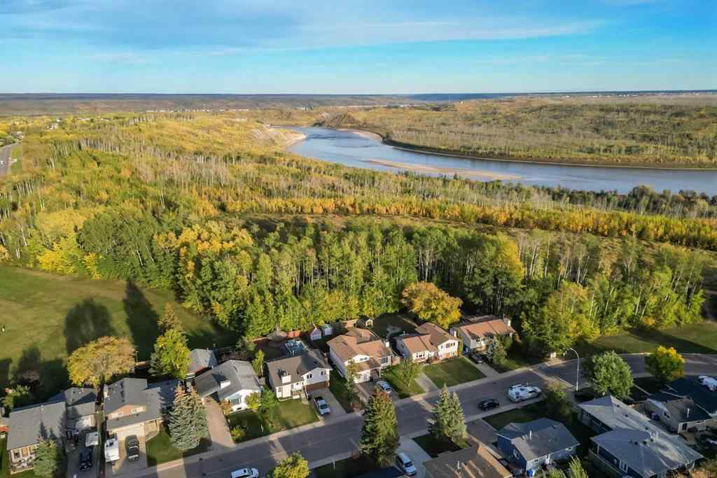 MLS® A2243172 - 128 Ermine Crescent  in Thickwood Fort McMurray, Residential