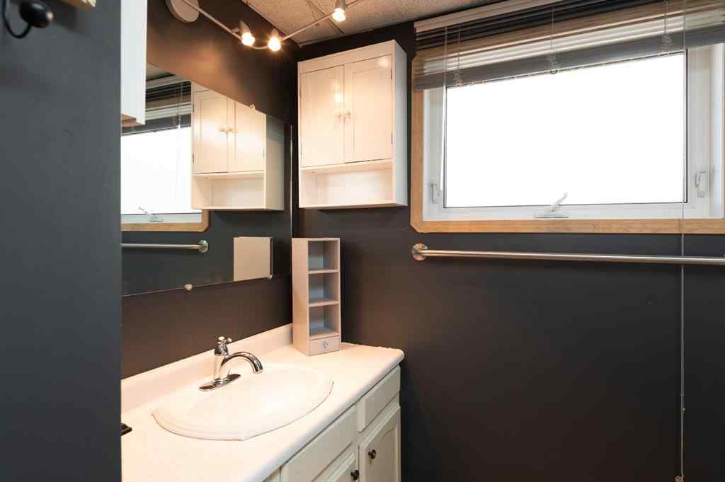 MLS® A2243172 - 128 Ermine Crescent  in Thickwood Fort McMurray, Residential