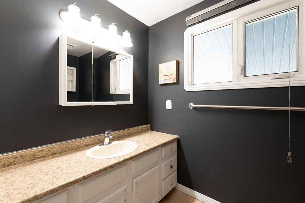 MLS® A2243172 - 128 Ermine Crescent  in Thickwood Fort McMurray, Residential