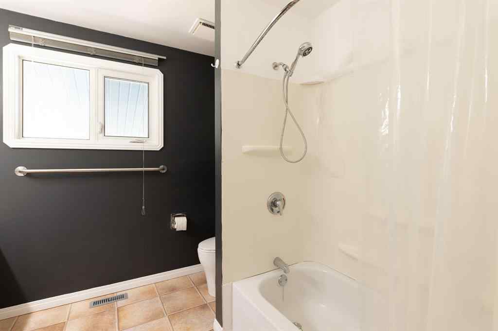 MLS® A2243172 - 128 Ermine Crescent  in Thickwood Fort McMurray, Residential
