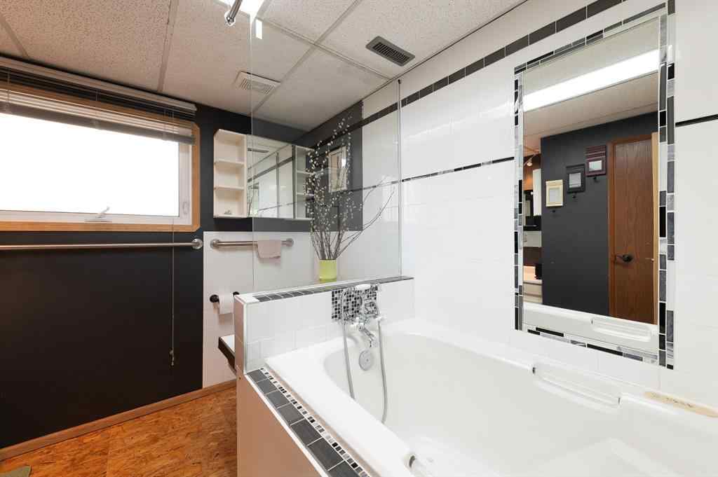 MLS® A2243172 - 128 Ermine Crescent  in Thickwood Fort McMurray, Residential
