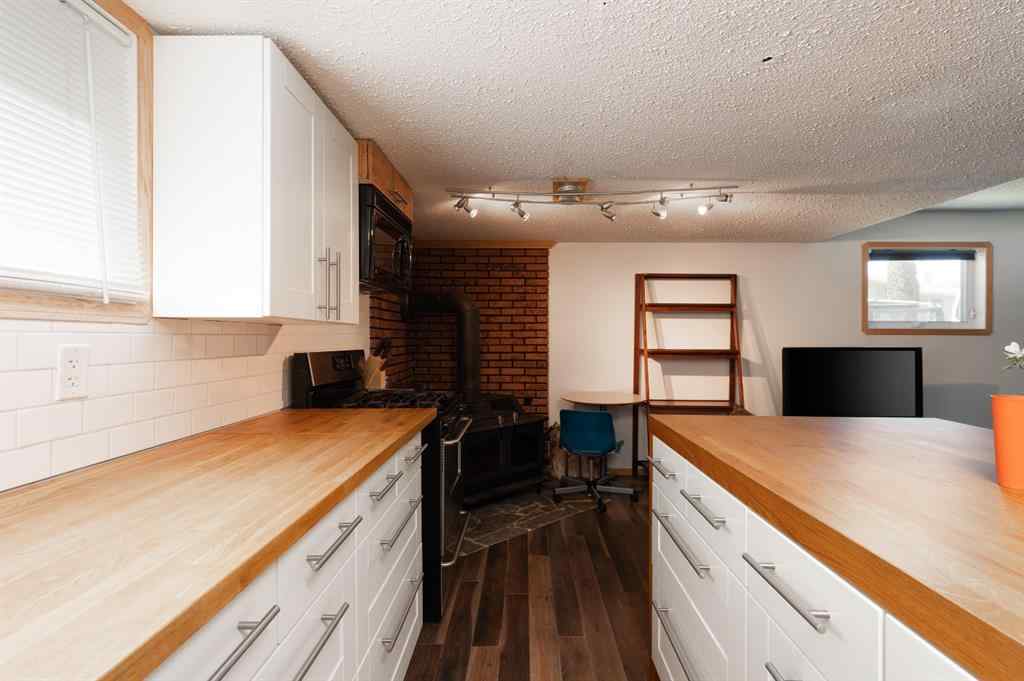 MLS® A2243172 - 128 Ermine Crescent  in Thickwood Fort McMurray, Residential