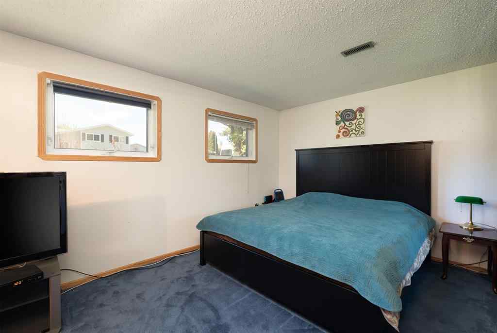 MLS® A2243172 - 128 Ermine Crescent  in Thickwood Fort McMurray, Residential