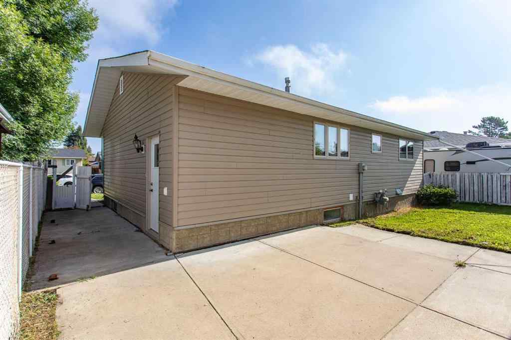 MLS® A2243178 - 11 Osborne Street  in Oriole Park Red Deer, Residential