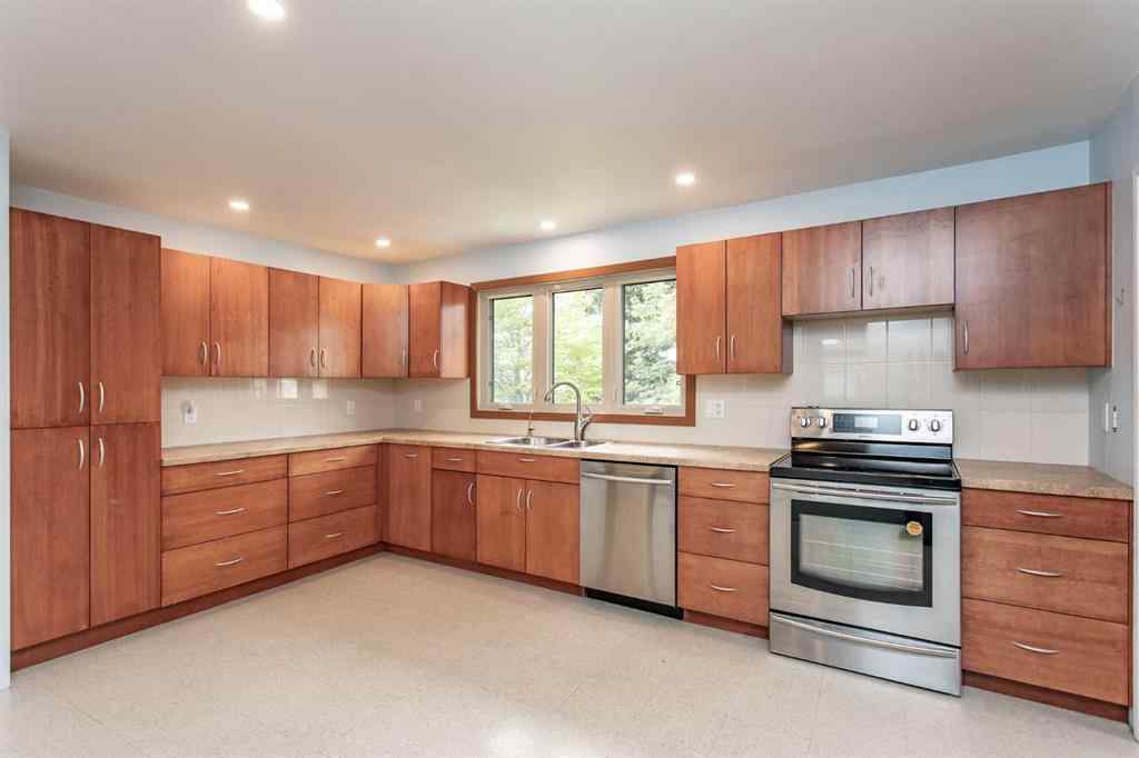 MLS® A2243178 - 11 Osborne Street  in Oriole Park Red Deer, Residential