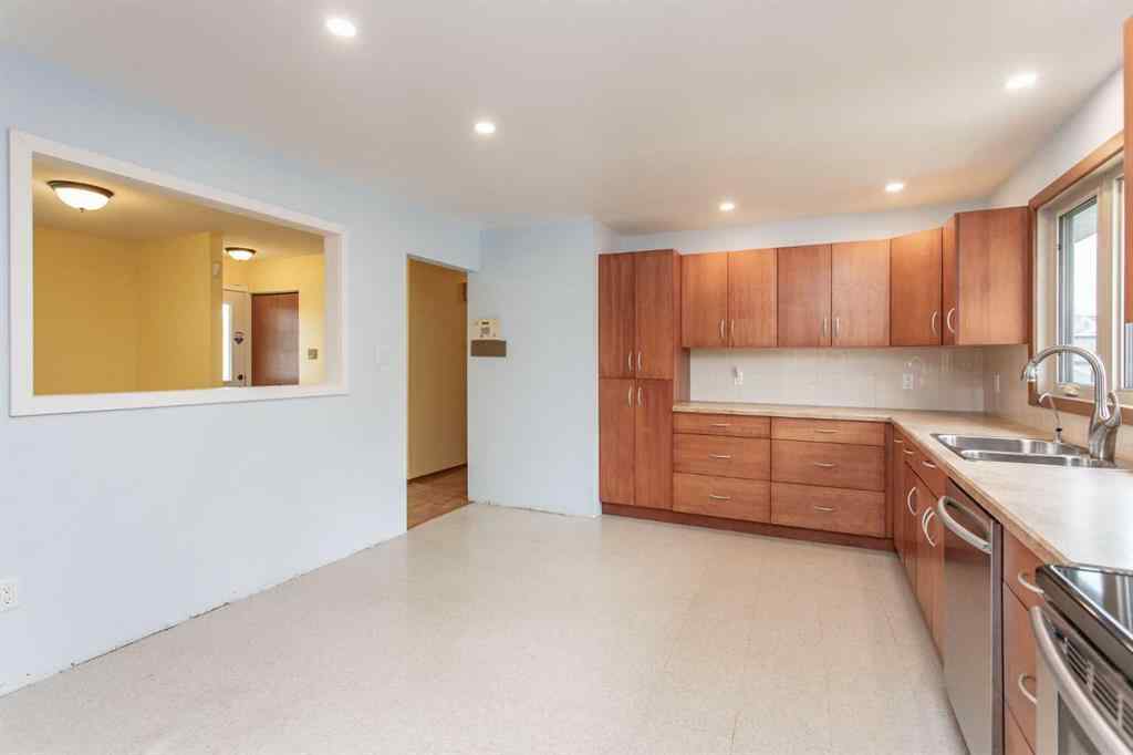 MLS® A2243178 - 11 Osborne Street  in Oriole Park Red Deer, Residential