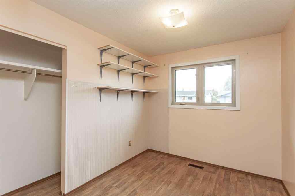 MLS® A2243178 - 11 Osborne Street  in Oriole Park Red Deer, Residential