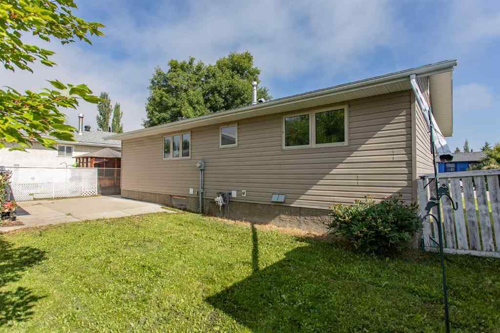 MLS® A2243178 - 11 Osborne Street  in Oriole Park Red Deer, Residential