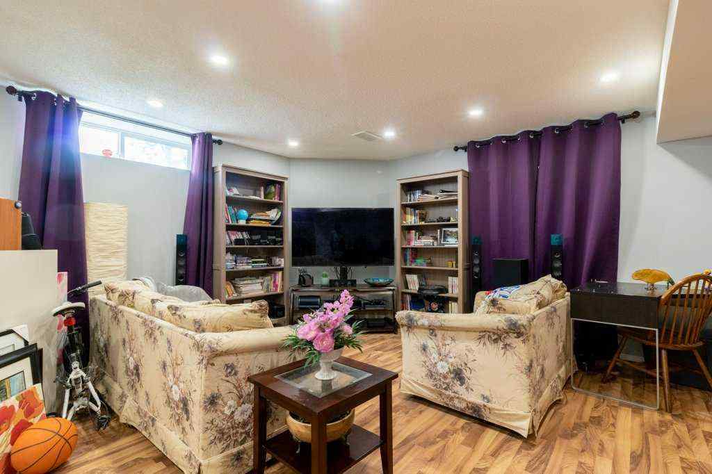 MLS® A2243185 - 138 Hampstead Circle NW in Hamptons Calgary, Residential